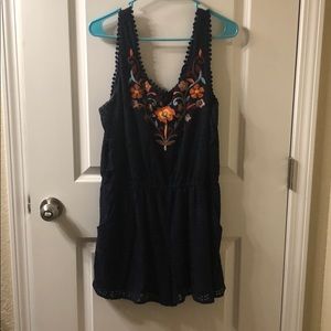 Super cute romper for the spring and summer!